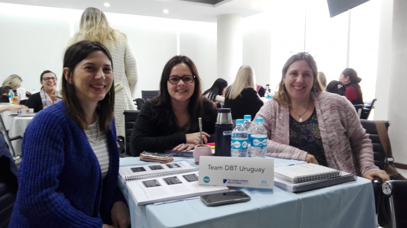 Dra. Verónica Santos y equipo